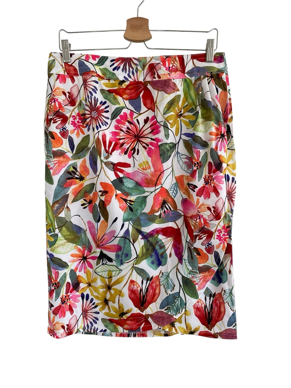 RipSkirt Length 3 Watercolour Wildflower Size M NWT Beach Cover Up Resort Cruise